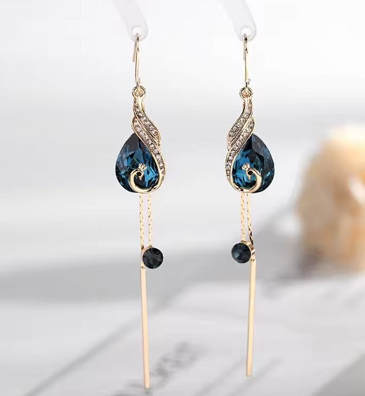 Brillo Zafiro – Aretes de Elegancia Atemporal